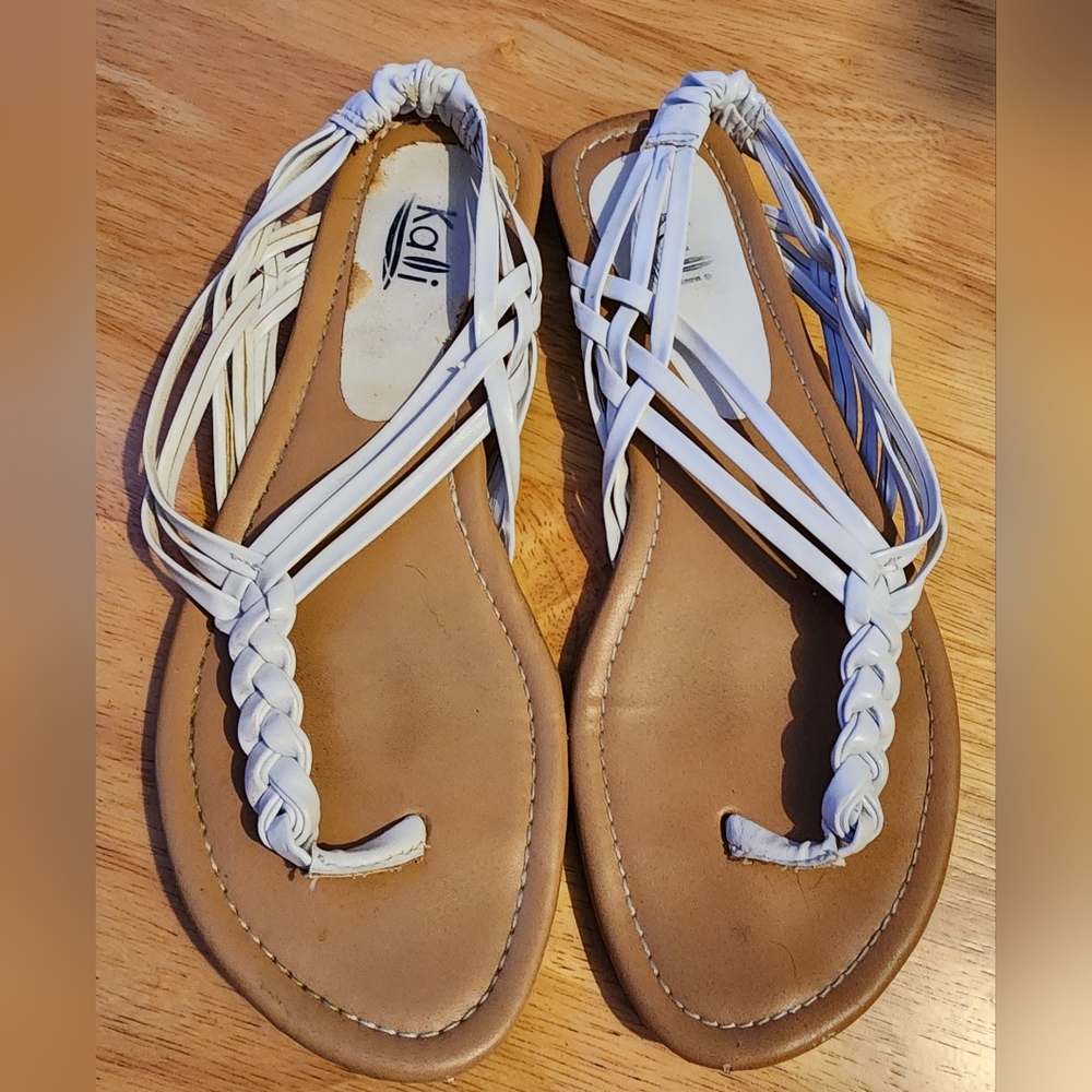 Womens white Kali Twist sandal size 7